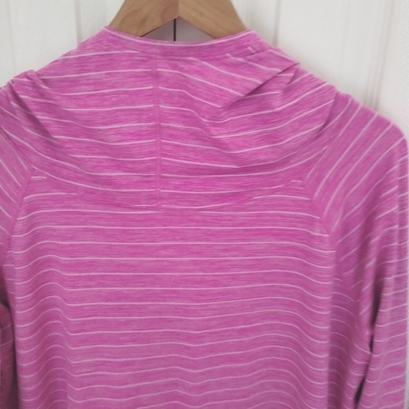 Gap Fit Womens Athletic, Hooded Moisture Wicking Breathable Pink Pullover - Picture 3 of 9